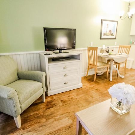 Holly Tree Resort Уест Ярмут Екстериор снимка