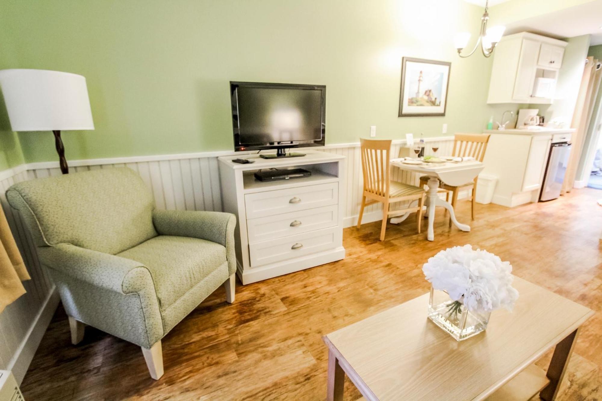 Holly Tree Resort Уест Ярмут Екстериор снимка