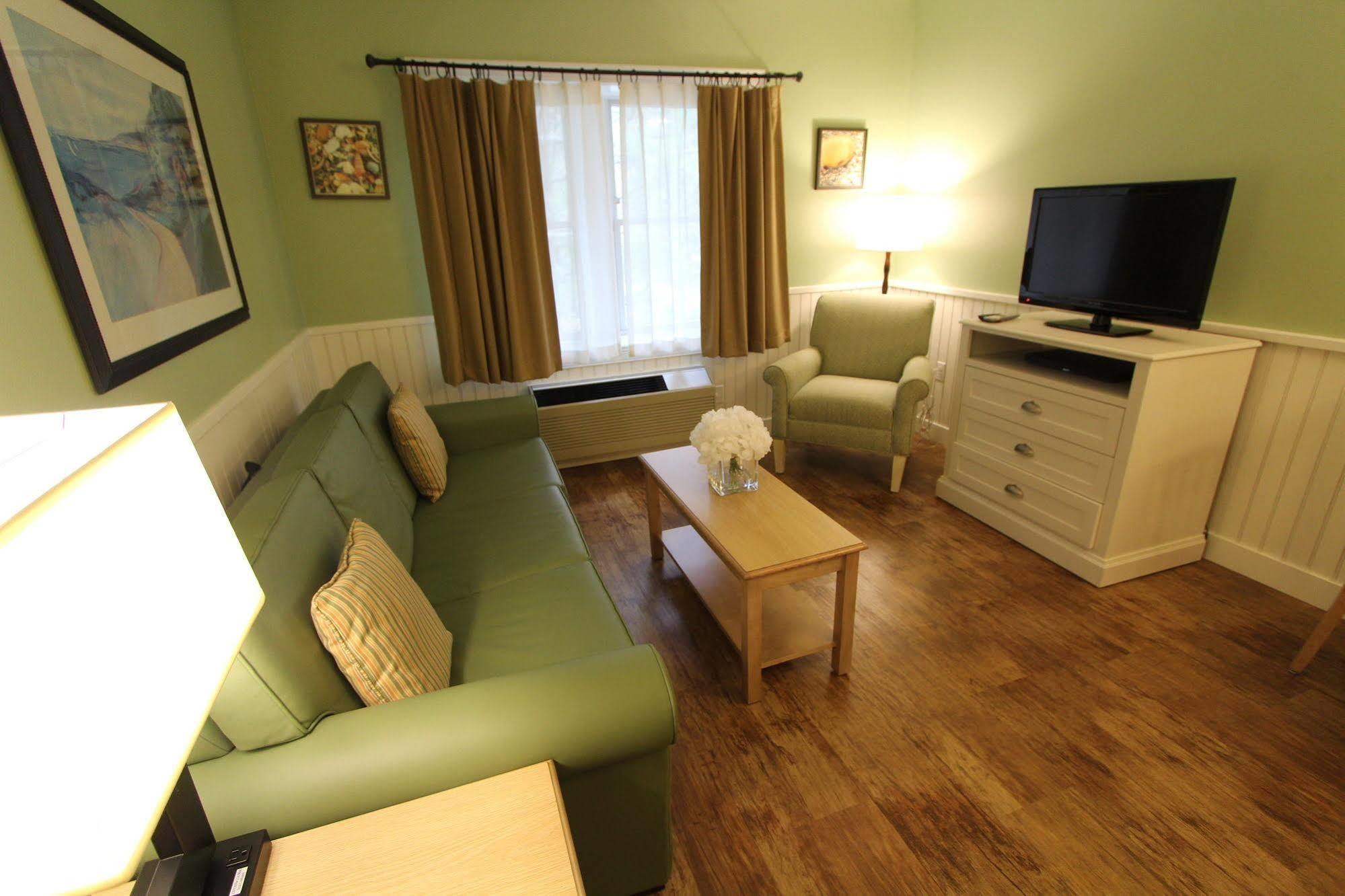 Holly Tree Resort Уест Ярмут Екстериор снимка