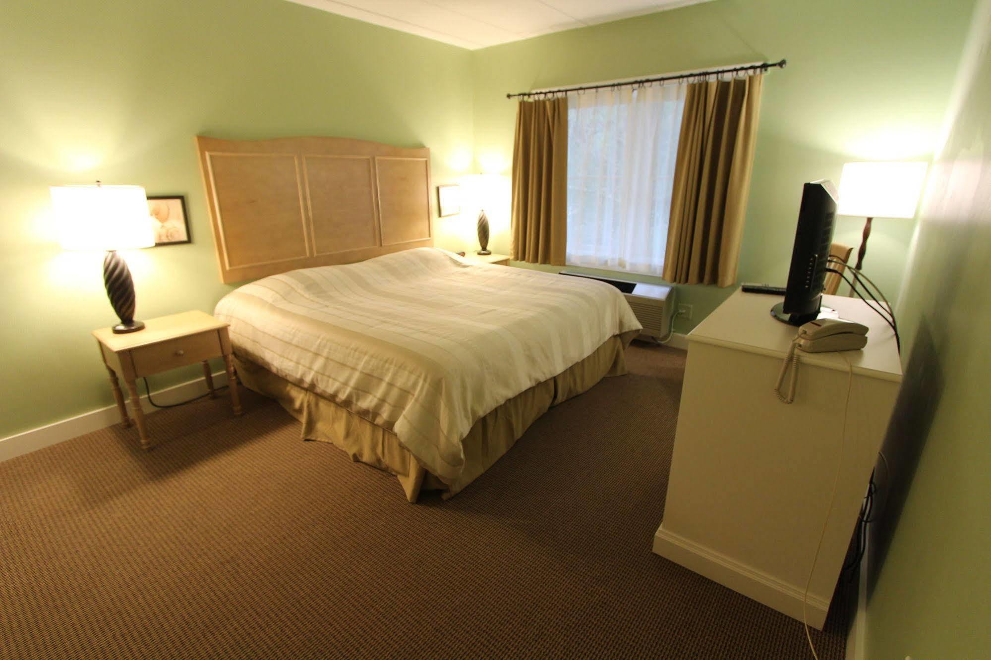 Holly Tree Resort Уест Ярмут Екстериор снимка