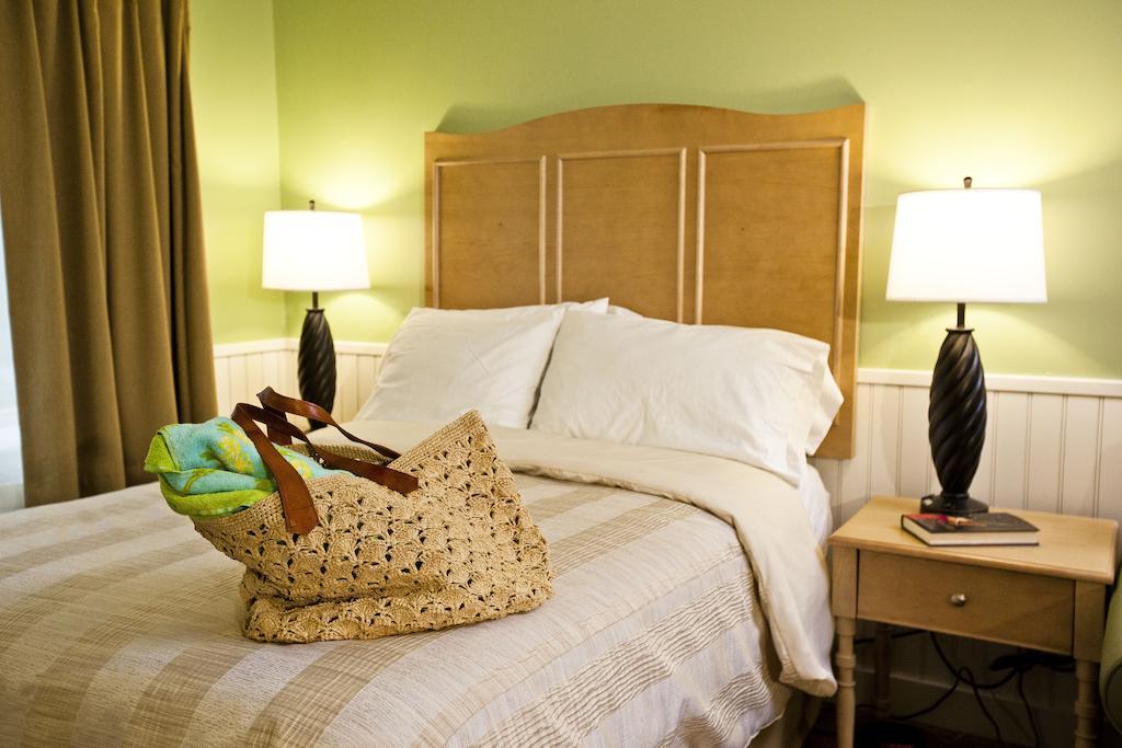 Holly Tree Resort Уест Ярмут Екстериор снимка
